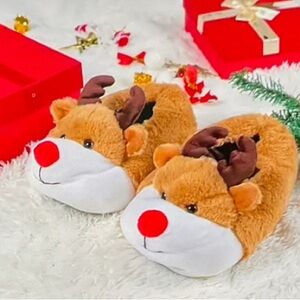 Reindeer Plush Slippers with Antlers. Warm and Cozy. Fits Sizes 7-11. NIP